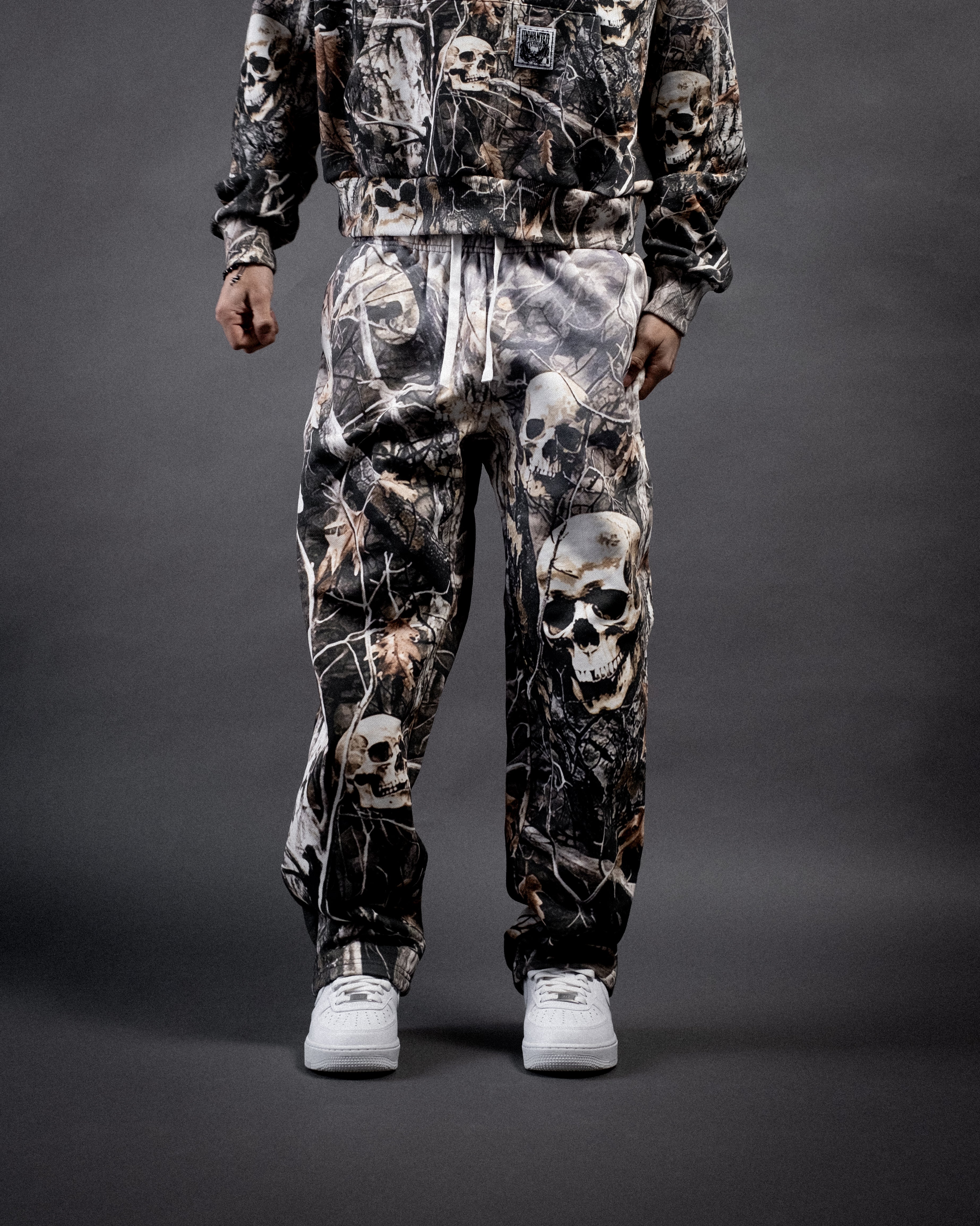 [PRE-ORDER] FEARTREE CAMO SWEATPANTS