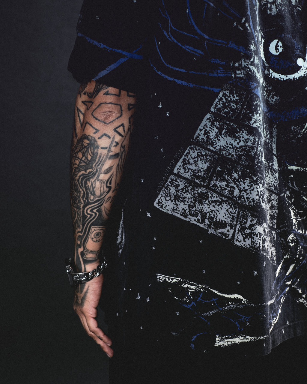 LESION ALL OVER PRINT TEE